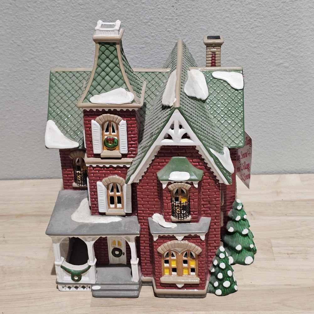 Department 56 "Beacon Hill Victorian" #54847 RETIRED Snow Village Collection